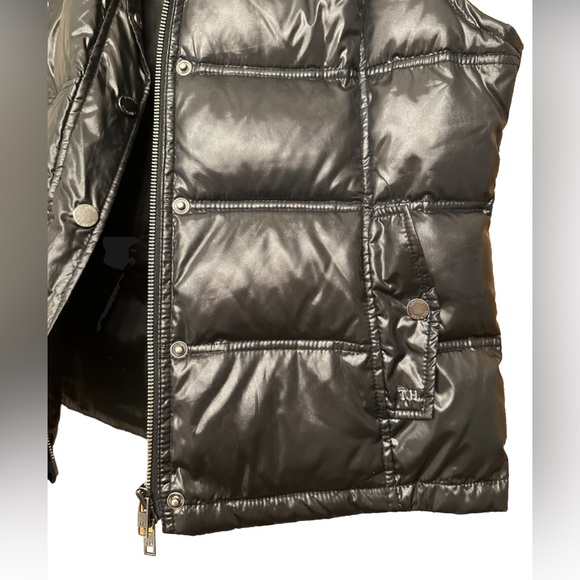 Women’s Tommy Hilfiger High-Shine BLACK Cold Weather Down & Feather Puffer Vest - Picture 8 of 11